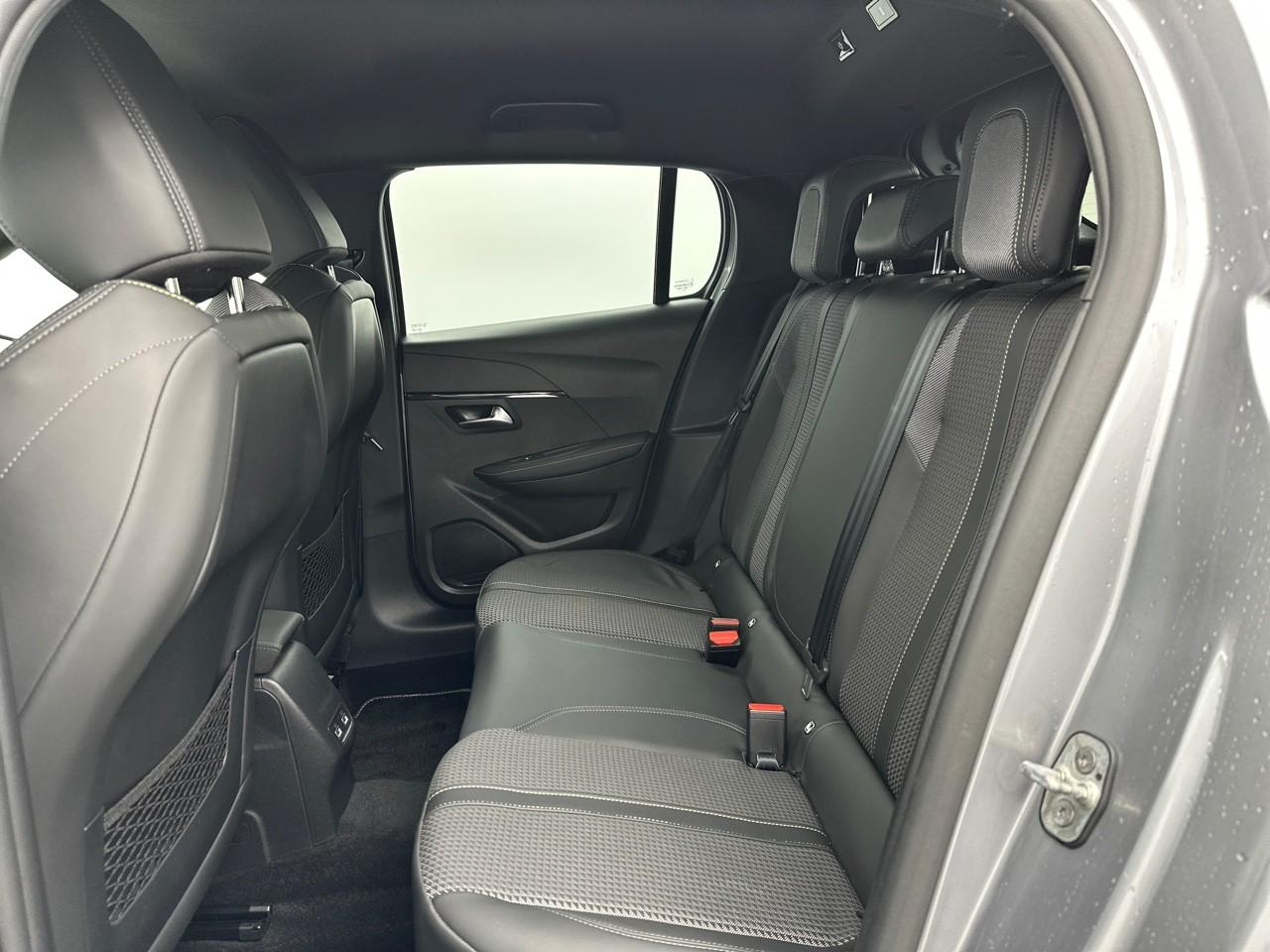 Peugeot 208 bluehdi 100 s&s bvm6 gt — photo 12