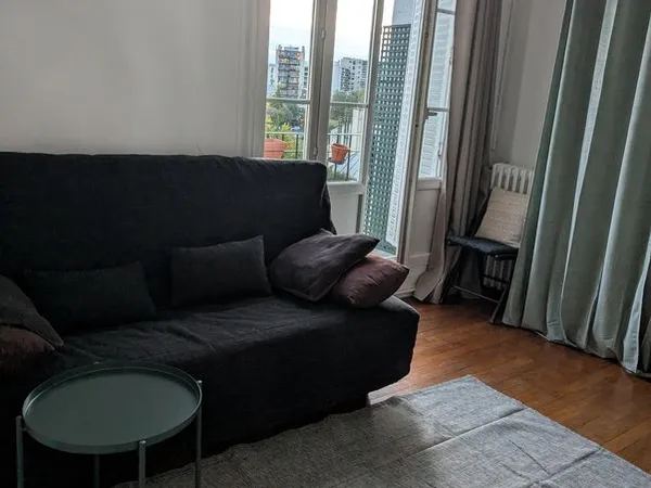 Studio avec balcon vue dégagée sur parc