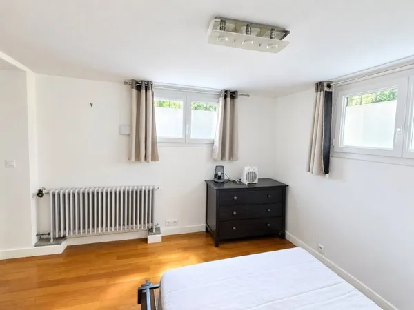 Chambre meublée 11 m² sous maison