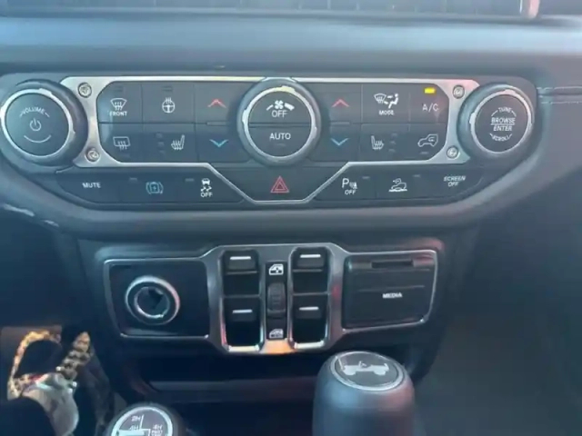 Jeep Wrangler unlimited 2.0 t 380ch 4xe sahara command trac — photo 15
