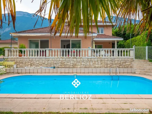 Villa 5 pièces 140 m²