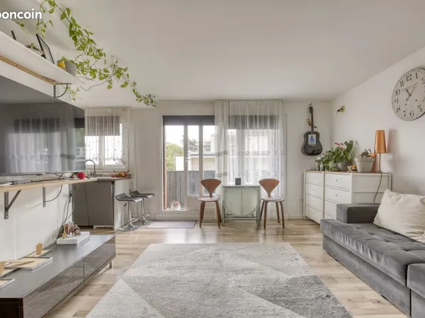 T2 rénové avec balcon et vue