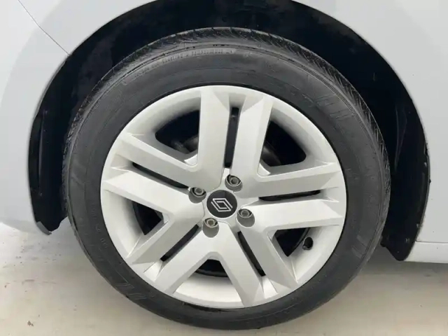 Renault Clio tce 90 — photo 28