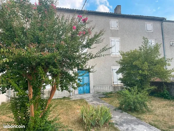 Maison de caractère avec dependances