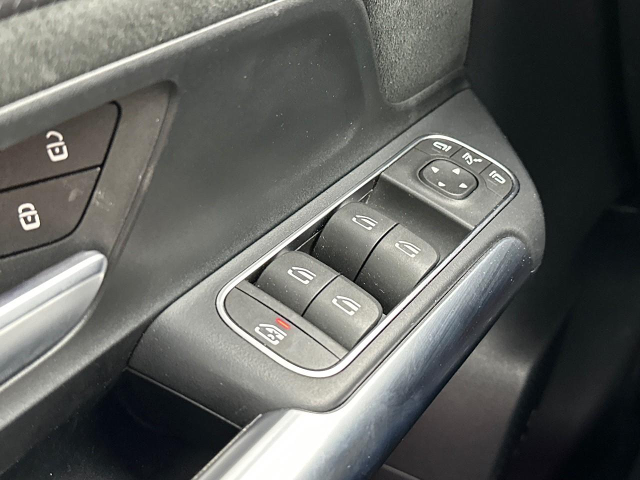 Mercedes Eqa 250+ amg line — photo 16