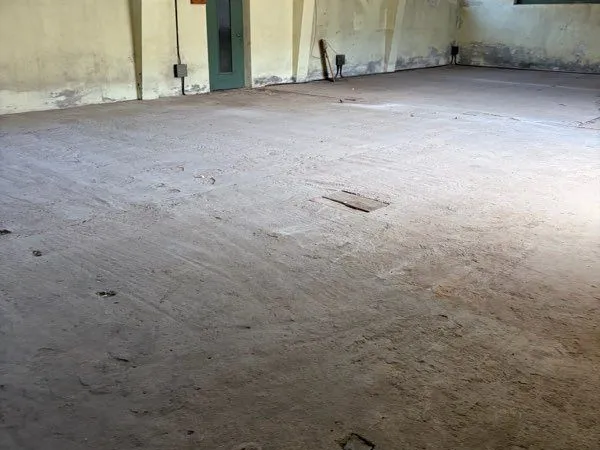 Châtillon Local de stockage de 170 m2