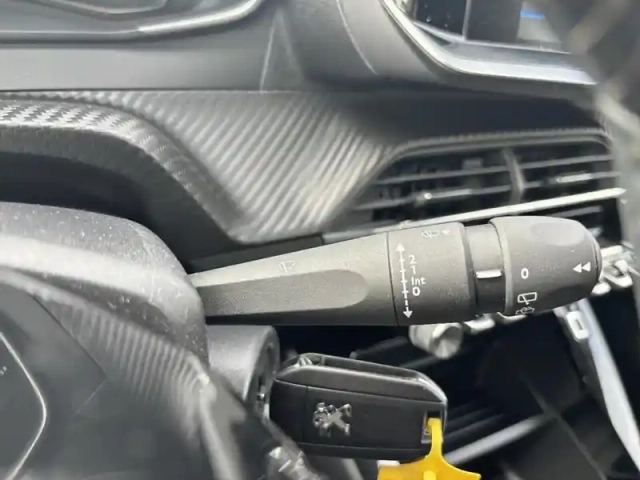Peugeot 208 puretech 75 s&amp;s bvm5 style — photo 17