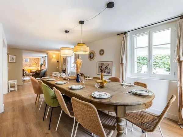 Maison 13 pièces 253 m²