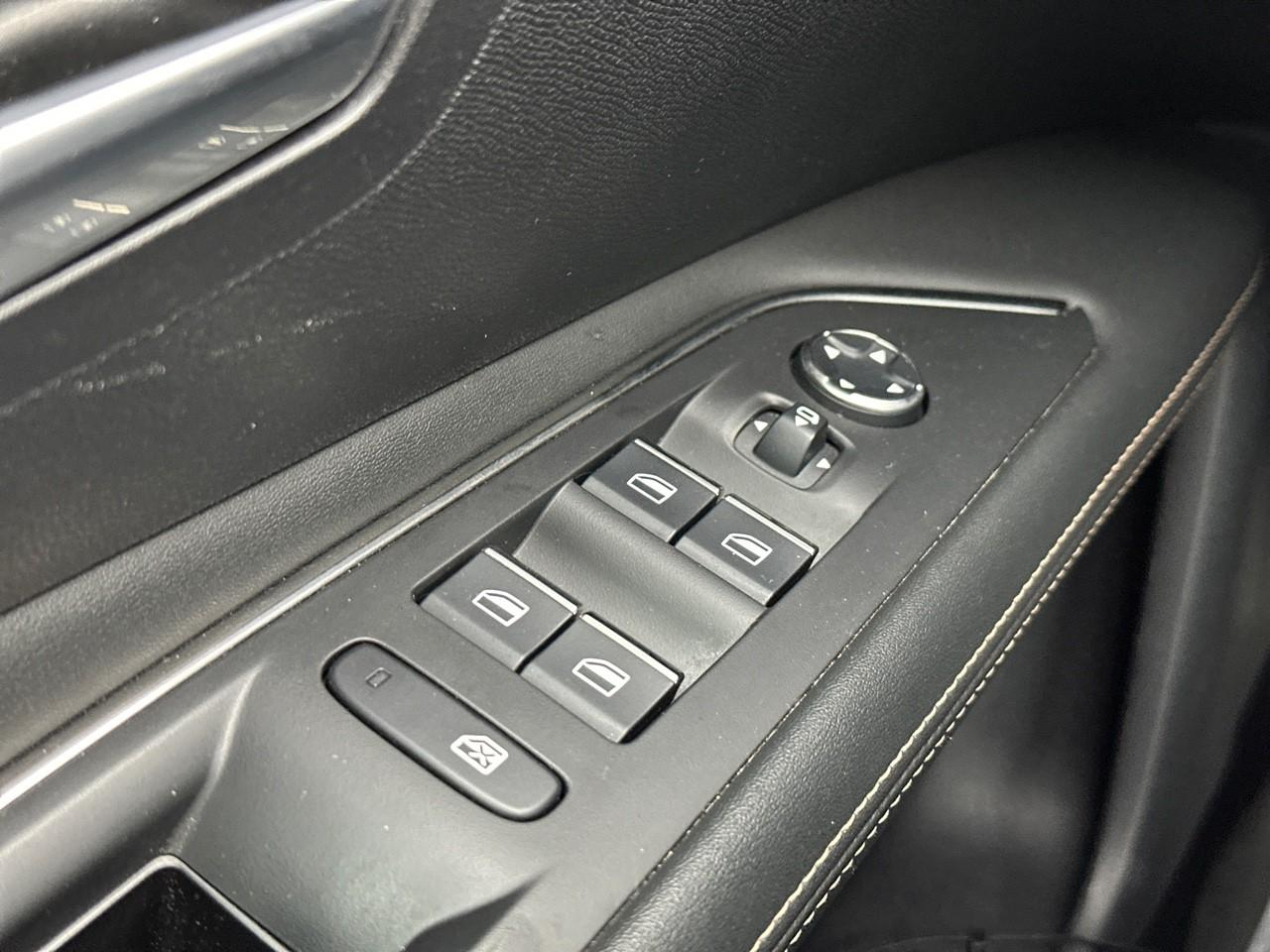 Peugeot 3008 puretech 130ch s&s eat8 gt — photo 16