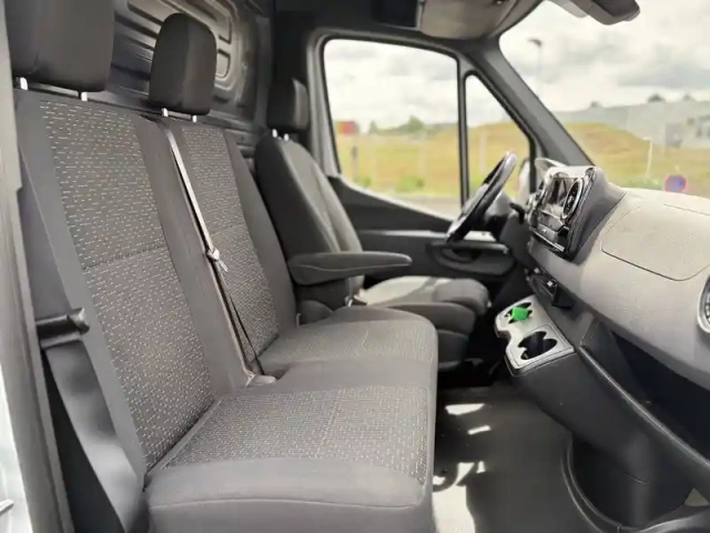 Mercedes Sprinter fgn 215 cdi 39 3.0t fwd — photo 10