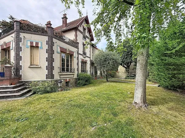 Maison 11 pièces 314 m²