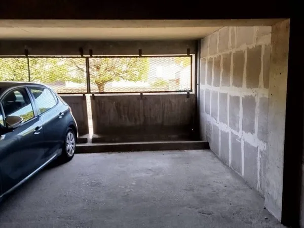 Parking 8 m²