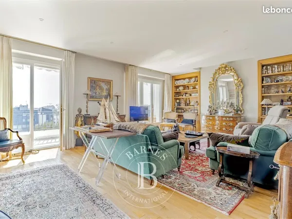 Appartement 6 pièces 185 m²