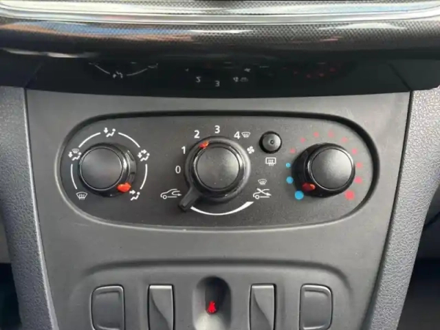 Dacia Sandero 1.0 sce 75ch ambiance 4cv — photo 15