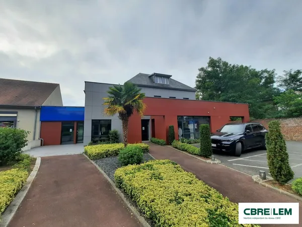 Local professionnel 323 m²