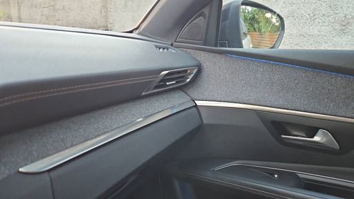 Peugeot 3008 1.2 PureTech 130 EAT6 - GT Line – 2018 – 88127 km – Essence – Boîte Automatique — photo 5