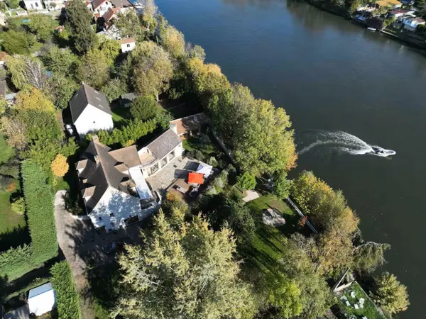 Maison avec ponton Seine 223 m2 6 pièces
