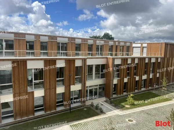 Bureaux 3640 m²