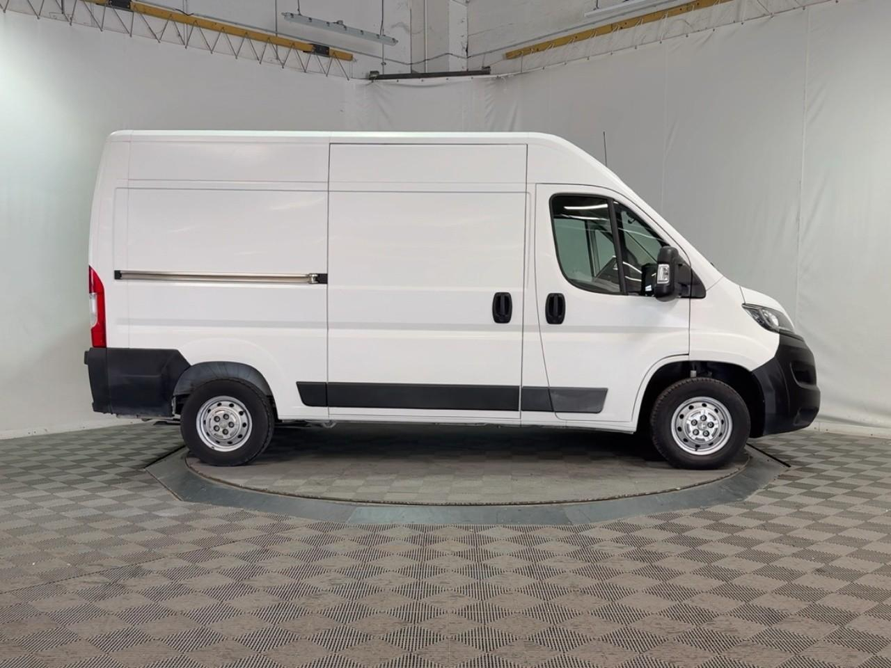 Peugeot Boxer tole 330 l2h2 bluehdi 140 s&s asphalt — photo 6