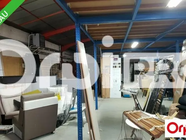 Local d'activité 393 m²