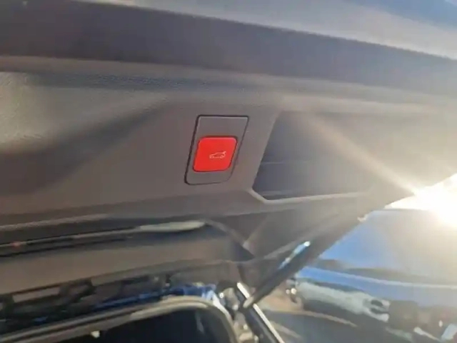 Peugeot 5008 plug-in hybrid 225 ch e-dcs7 — photo 19