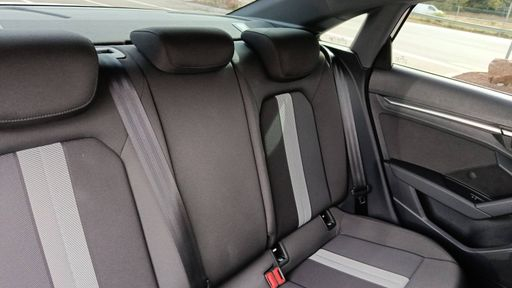 Audi A3 Berline 35 TFSi 150 Mild Hybrid S-Tronic 7 - Design – 2021 – 57091 km – Hybride essence – Boîte Automatique — photo 31