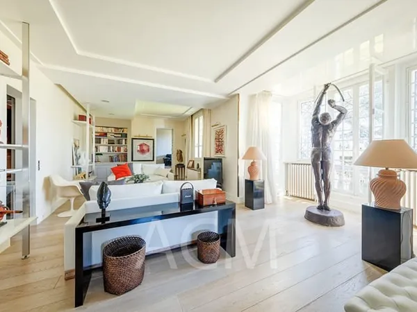Demeure de prestige 10 pièce(s) de 372 m² dont 256 m2 habitable