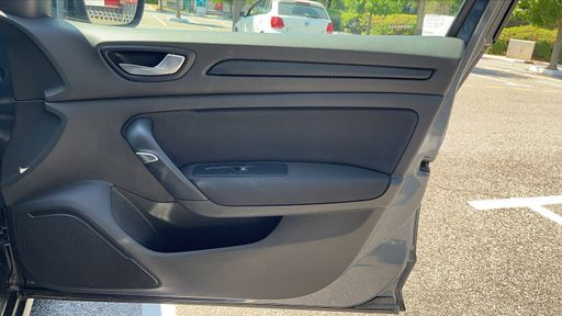 Renault Megane 1.2 TCe 100 Energy - Limited – 2017 – 146872 km – Essence – Boîte Manuelle — photo 36
