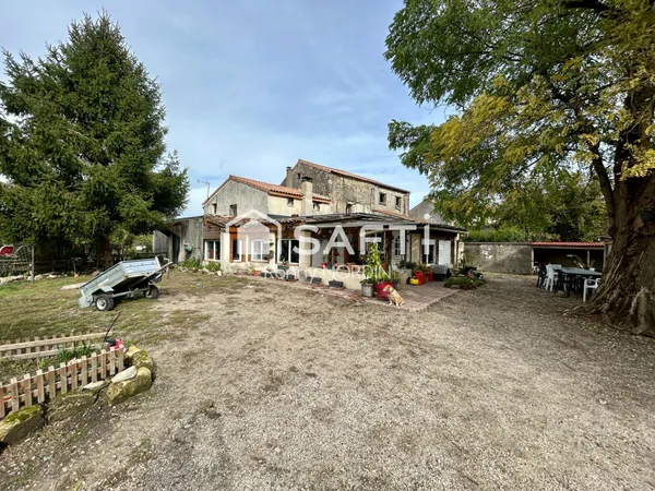 Maison en pierre de 188 m2 - 4 chambres
