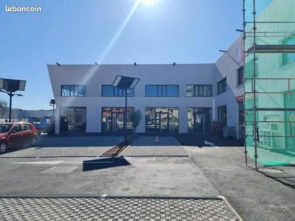 Local 57 m² Le Luc