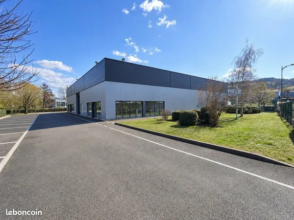LOCAL D'ACTIVITE 600 m² BOURGOIN-JALLIEU