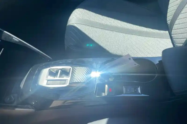 Peugeot 208 electrique 50 kwh 136ch — photo 17