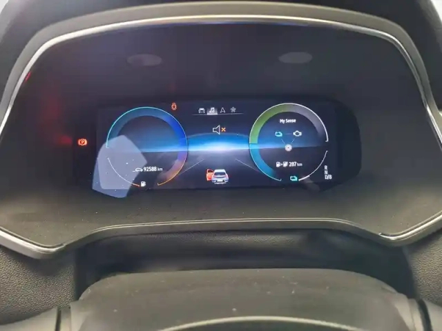 Renault Captur e-tech plug-in 160 - 21 — photo 35