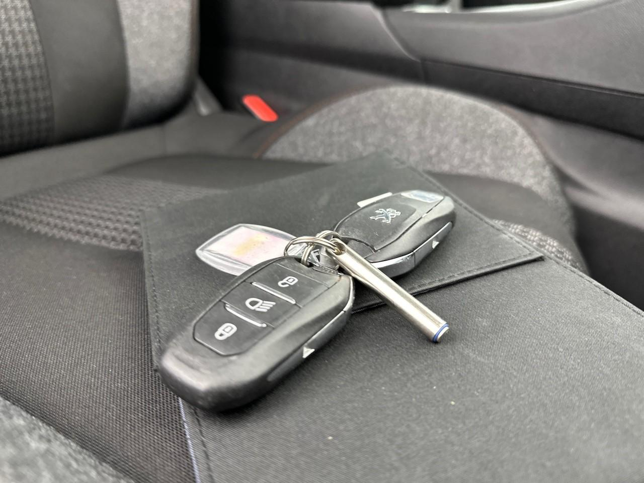 Peugeot 5008 puretech 130ch s&s bvm6 active pack — photo 32