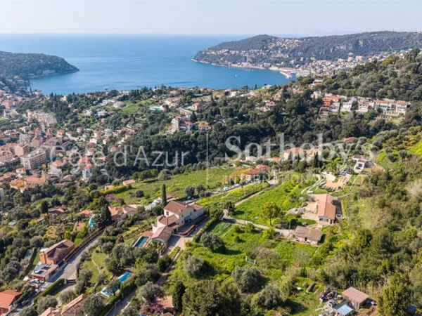 Villefranche-sur-Mer propriété 200 m² terrain 5700 m² vue mer panoramique fort potentiel