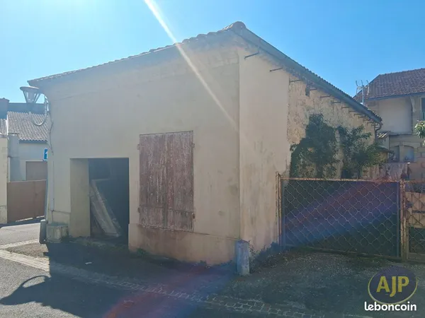 Parking/box 2 pièces 78 m²