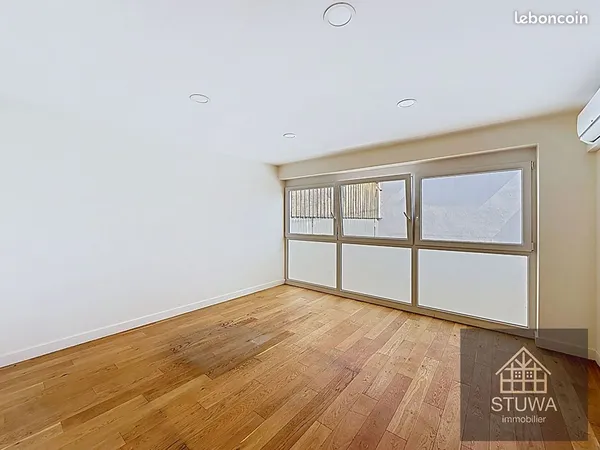 Local 63 m² STEINBOURG