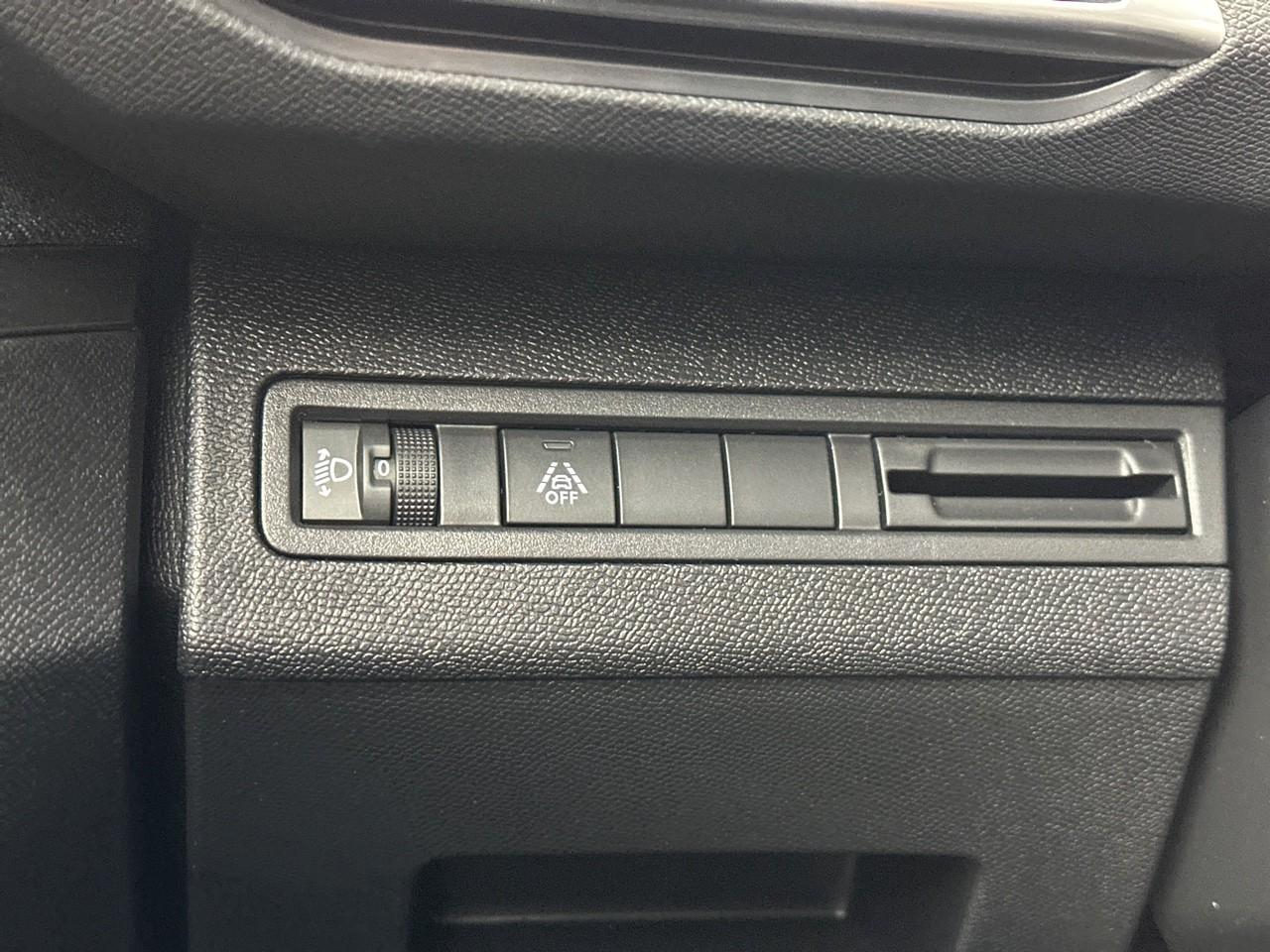 Peugeot 3008 puretech 130ch s&s eat8 allure pack — photo 17