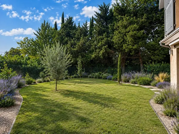 Éguilles  Maison 4 pièces contemporaine de 110m² avec jardin