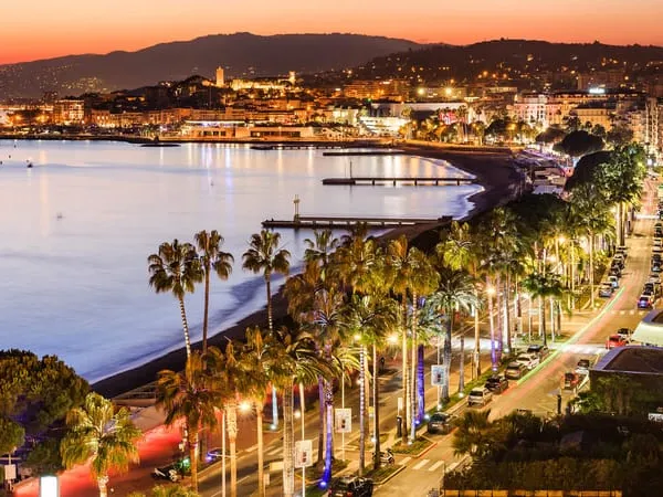 CANNES CENTRAL PROCHE CROISETTE RESTAURANT BAR DE 144M2