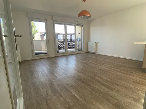 T3 67m2 plein sud / 2 places sous sol / Brie Comte Robert