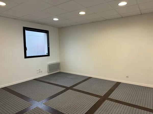 A LOUER - Bureau dans un ensemble médical à 2mn de l'axe ST MALO - ST BRIEUC