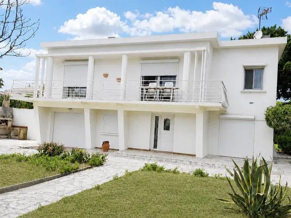 MAISON FAMILIALE 194 m2 4 CHAMBRES + BUREAU / TERRAIN 700 m2