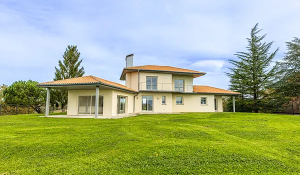 Maison 7 pièces 210 m²