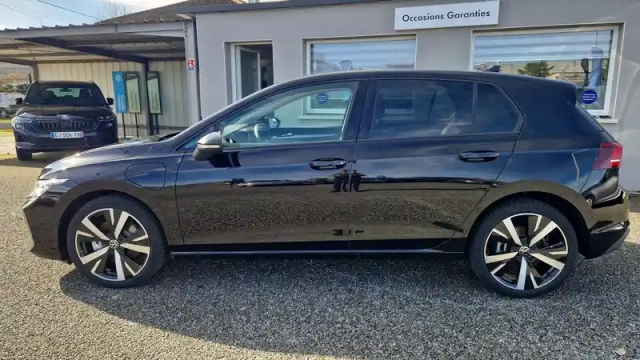 Volkswagen Golf 1.5 ehybrid 204 dsg6 — photo 2