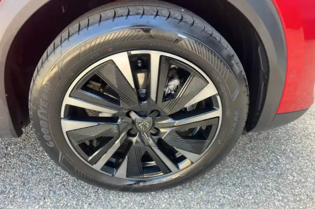 Peugeot 2008 hybrid 136 e-dcs6 — photo 12