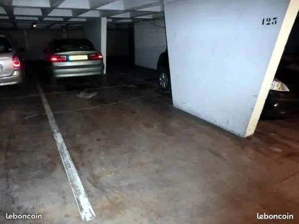 Loue emplacement de parking couvert