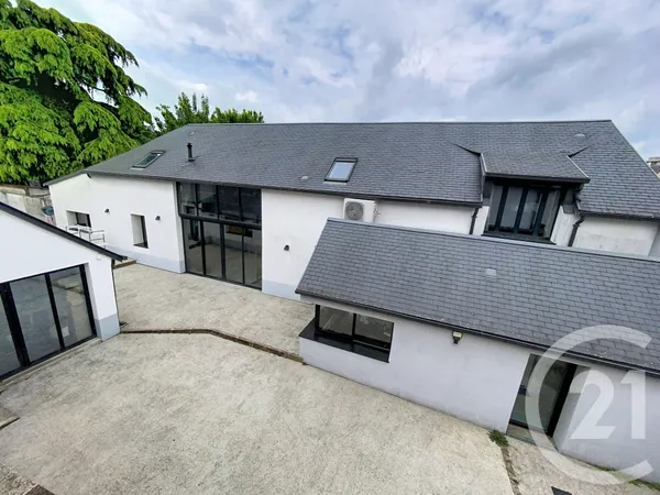Maison 10 pièces 325 m²