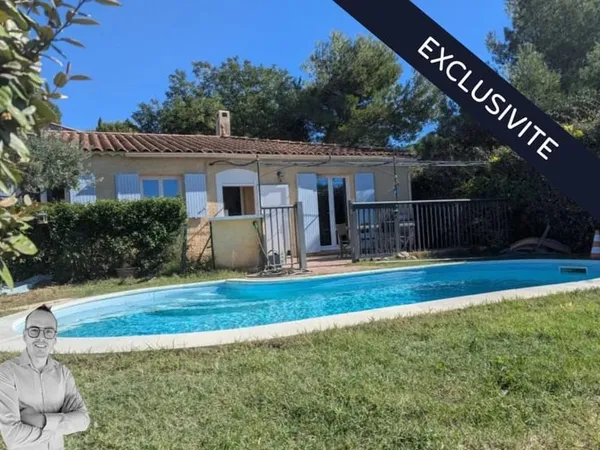 Maison de plain-pied de 130 m² avec piscine sur 728 m² de terrain