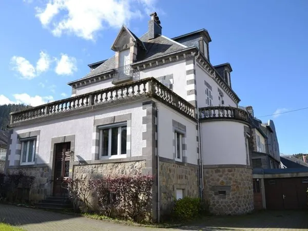 Maison 12 pièces 290 m²